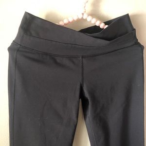 Lululemon Black groove  size 6 no rips no stains